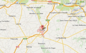 Incendie à Brionne : 350 tonnes de paille détruites, les pompiers toujours sur place