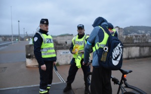 A Rouen, 220 piétons, cyclistes et trottinettes sensibilisés à leur visibilité 