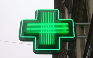 Yvelines : à Trappes, la vitrine d'une pharmacie détruite par représailles ?