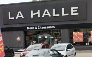 Une enseigne tombe au sol : un magasin évacué à Montivilliers, près du Havre 