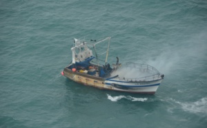 Chalutier en feu au large de Ouistreham : les trois marins pêcheurs sont en route vers le Havre
