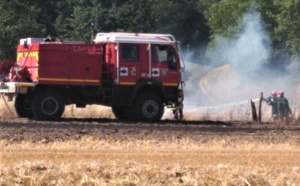 Eure. Violent feu de chaume et d'orge, quatre maisons évacuées à Chavigny-Bailleul