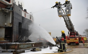 Incendie à bord d'un automoteur en cale sèche au chantier naval d'Achères