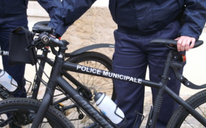 Mantes-la-Jolie : le conducteur d'une 406 fonce sur un policier municipal à VTT qui voulait le contrôler