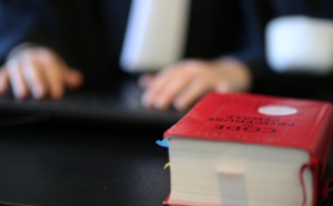 Evreux : exclu d'un cours d'EPS, l'adolescent de 13 ans frappe son professeur au visage