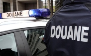 Descente de police dans un bar à chicha de Plaisir : la douane saisit 5 kg de tabac