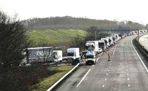L'autoroute A13 bloquée par les agriculteurs à Gaillon (Eure) : déviations obligatoires
