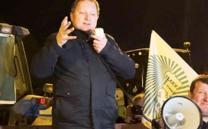 Le vice-président de la FNSEA annonce la poursuite du mouvement devant les agriculteurs mobilisés sur l’A13 