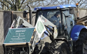 Opération coup de poing des jeunes agriculteurs chez Grand Frais à Gonfreville-l’Orcher 