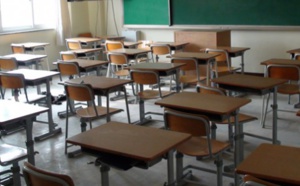 Barentin : simulacre de classe sur la place de la mairie par des parents d'élèves mécontents