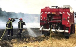 Un semi-remorque et son chargement de blé en feu à Paluel, un hectare de chaume et de lin parti en fumée