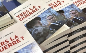 Sébastien Lecornu à la FNAC de Saint-Marcel (Eure) pour dédicacer son premier ouvrage Vers la guerre ?