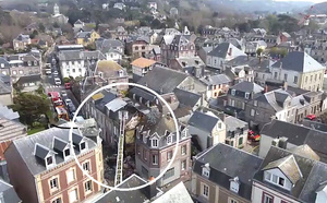 Explosion en centre-ville d'Étretat : une maison effondrée, un blessé léger et une enquête ouverte