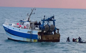 Deux chasseurs de mines de la Marine nationale en mission au large du Havre et d’Antifer