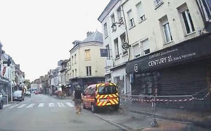 Une voiture percute cinq véhicules en stationnement et finit sa course dans une agence immobilière à Pacy-sur-Eure