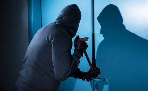 Yvelines. Trois cambrioleurs de 15 et 17 ans surpris par la police à l'intérieur d'une maison, à Epône