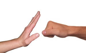 Violences conjugales : la Seine-Maritime lance le “pack nouveau départ” pour renforcer la protection des victimes