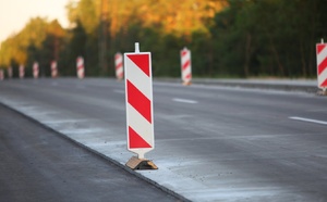 L' A28 rouverte après l’accident d’un poids lourd, mais la circulation réduite à une voie 