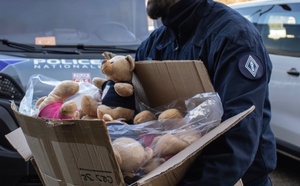 Au Havre, la CRS 32 et les motards de la police apportent un peu de sourire aux enfants hospitalisés