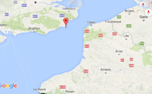 Leur embarcation menaçait de sombrer : une vingtaine de migrants secourus en Manche 