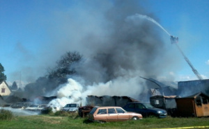 Eure : un garage automobile et une trentaine de véhicules détruits dans un incendie à Giverville