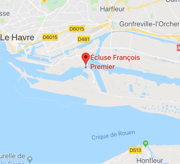 Seine-Maritime : un semi-remorque frigorifique en feu ce matin sur le port du Havre