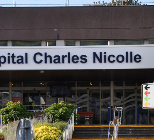 Au CHU de Rouen : fortement alcoolisé, il menace un infirmier des urgences avec un couteau