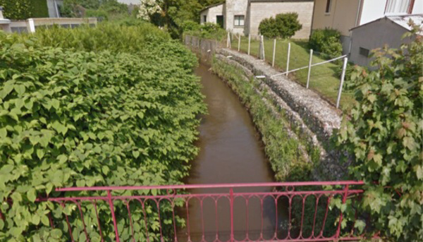 Ferrières-en-Bray (Seine-Maritime) :  traces de pollution au white-spirit dans la rivière l'Epte 