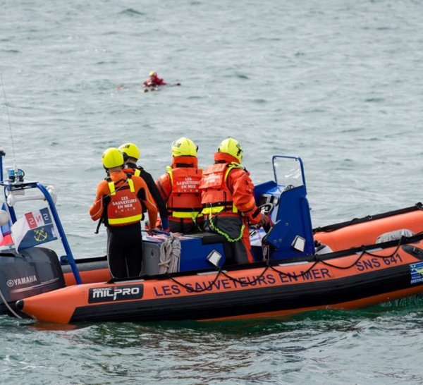 Opération de secours en Seine-Maritime pour 21 personnes isolées par la marée au Trou à l'homme, près d'Etretat