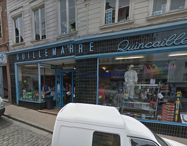 Seine-Maritime : le commando s'attaque à la quincaillerie à coups de masse et rafle 25 000 € d'outillage