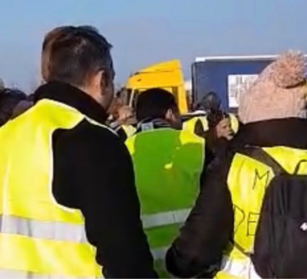 Gilets jaunes : nouvelle intervention policière ce soir au rond-point des Vaches, près de Rouen