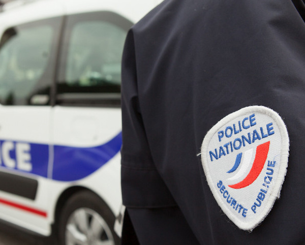 Yvelines : l'automobiliste prend la fuite en voyant arriver la police, à Mantes-la-Ville
