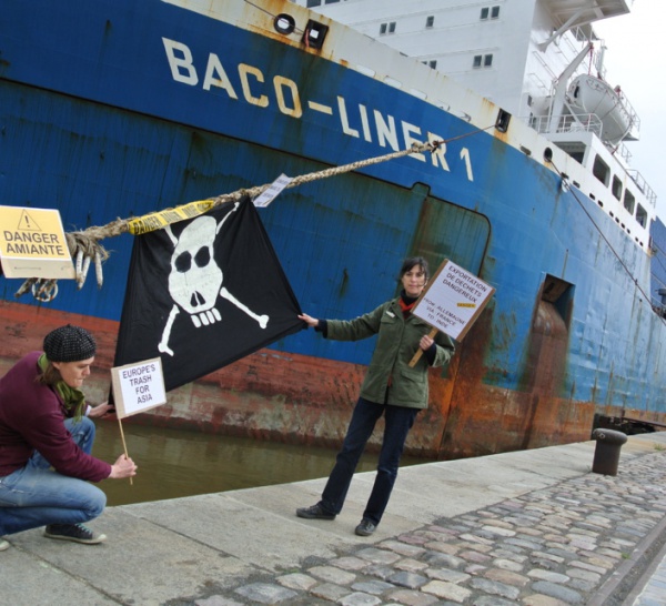 Le "navire de la honte" attend de quitter Rouen pour être démantelé en Inde