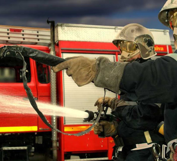 Les sapeurs-pompiers engagés ce soir pour un feu de compteur électrique aux Docks76 à Rouen 