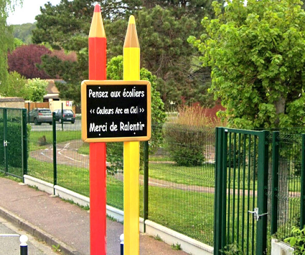 Dans l'Eure, le maire de Ménilles démissionne pour protester contre l’éviction de la directrice de l’école