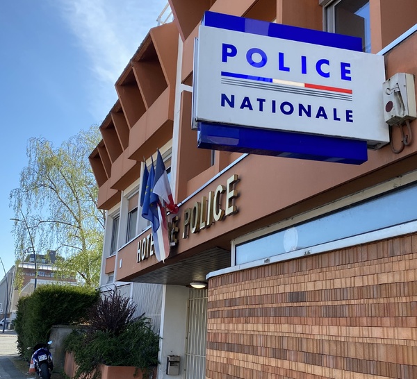 Évreux : un adolescent de 14 ans interpellé après des tirs de mortier sur un kebab et une voiture de police