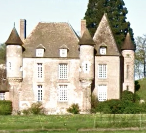 Un cheval sauvé après s’être enlisé dans les douves du château du Rebais, aux Bottereaux (Eure) 