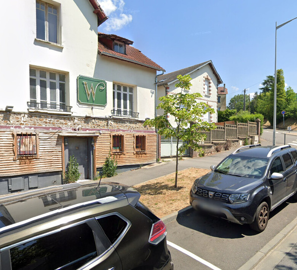 Une voiture fonce dans la foule à Evreux : un mort et plusieurs blessés devant un bar, trois personnes en garde à vue