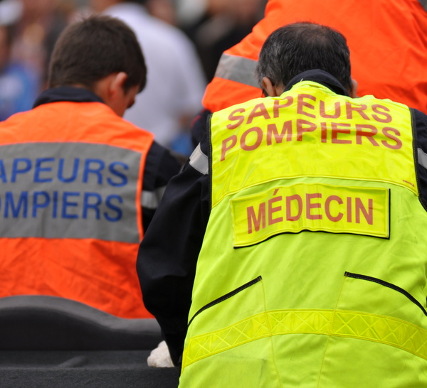 Saint-Étienne-du-Rouvray : un conducteur grièvement blessé dans une collision entre une camionnette et un poids lourd 