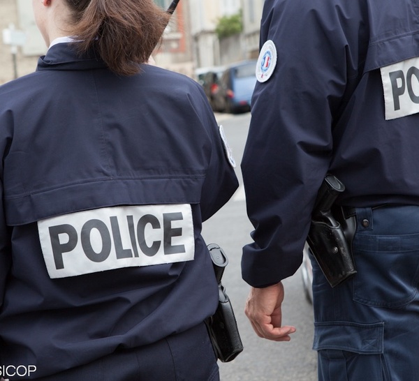 Le Havre : ivre, il s’endort au volant de sa voiture, moteur tournant, après l’apéro