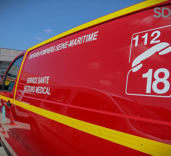 Collision à Yvetot entre une ambulance privée et un véhicule utilitaire : quatre blessés légers