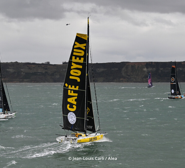 Escale forcée à La Corogne pour les Class40 de la Transat Café L’Or