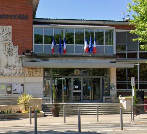 Incendie criminel à la mairie de Grand-Couronne (Seine-Maritime) : quatre jeunes mis en examen