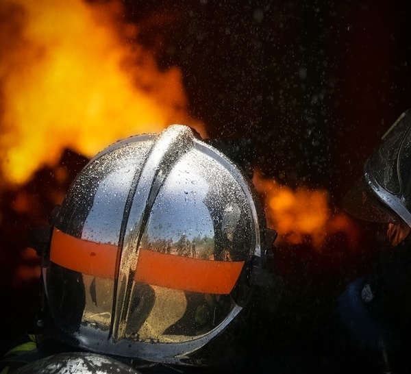 À Écrainville, en Seine-Maritime, un sexagénaire décède dans sa maison embrasée par les flammes 