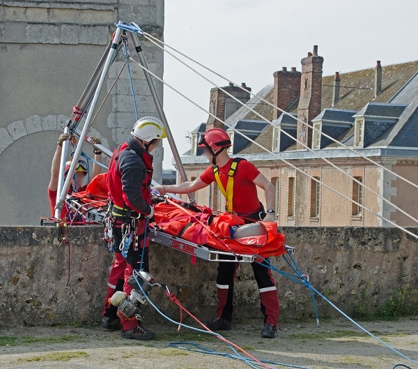 Un patient évacué par l’extérieur depuis le 3e étage de son immeuble à Sainte-Adresse, près du Havre