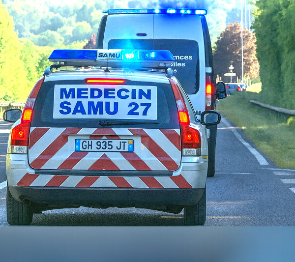 Collision entre deux voitures à Venon (Eure) : deux jeunes hommes blessés, dont un grièvement