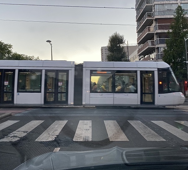 Une collision entre une voiture et une rame de métro à Sotteville-lès-Rouen fait deux blessés