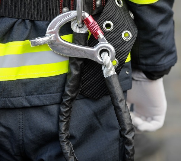 Eure. Coincé dans un arbre à 20 mètres de hauteur, un parapentiste secouru au Marais-Vernier