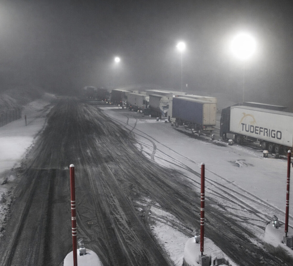 Neige et verglas : la circulation se fluidifie sur l’A28, vigilance maintenue sur l’A29 en Seine-Maritime