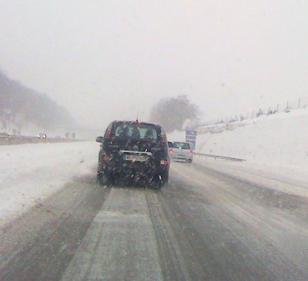 Neige et verglas : restrictions de circulation renforcées et écoles ouvertes ce mercredi en Seine-Maritime